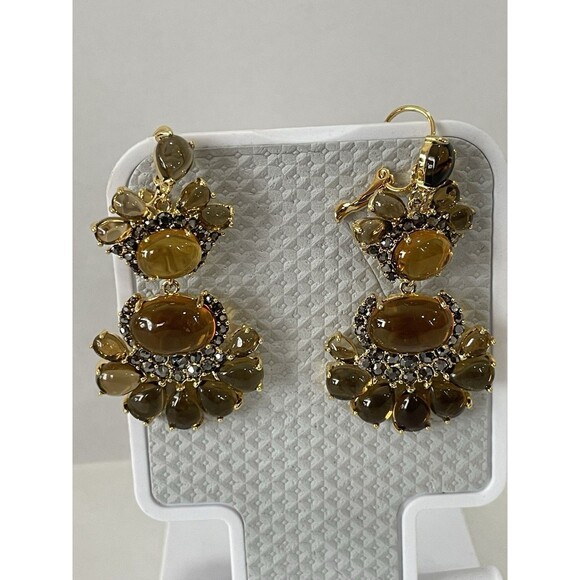 CAROLEE GOLD TONE FLOWER TEARDROP EARRINGS New - Picture 2 of 4